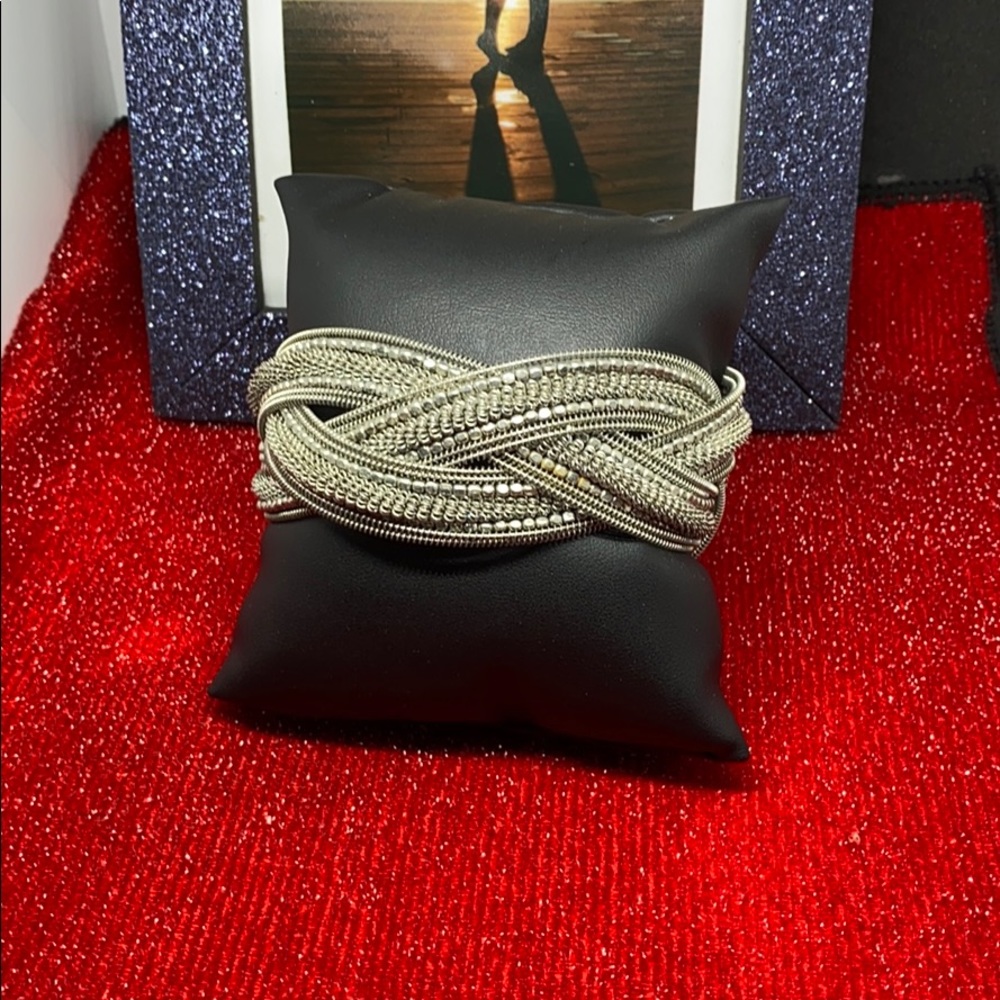 Infinity bracelet 🕶👜👠